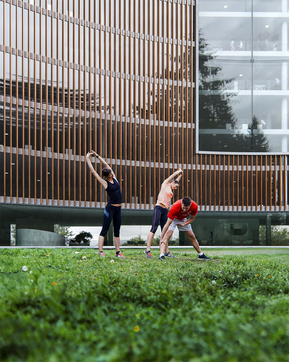 B&TB_SchmidtHammerLassenArchitects_ShanghaiWorkers_Stretching_web